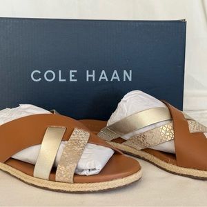 Cole Haan Women’s FLORENS Slide Sandal, Pecan Leather/Metalic Shimmer Size 5